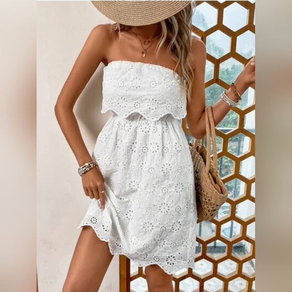 White‎ Eyelet Strapless Floral Dress – Perfect for Summer & Casual Outings - Picture 1 of 5